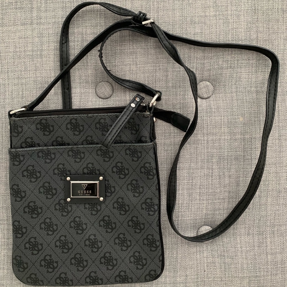 Guess crossbody purse